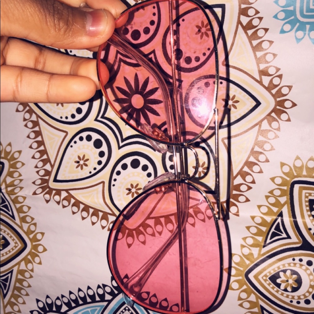 A pink sunglasses